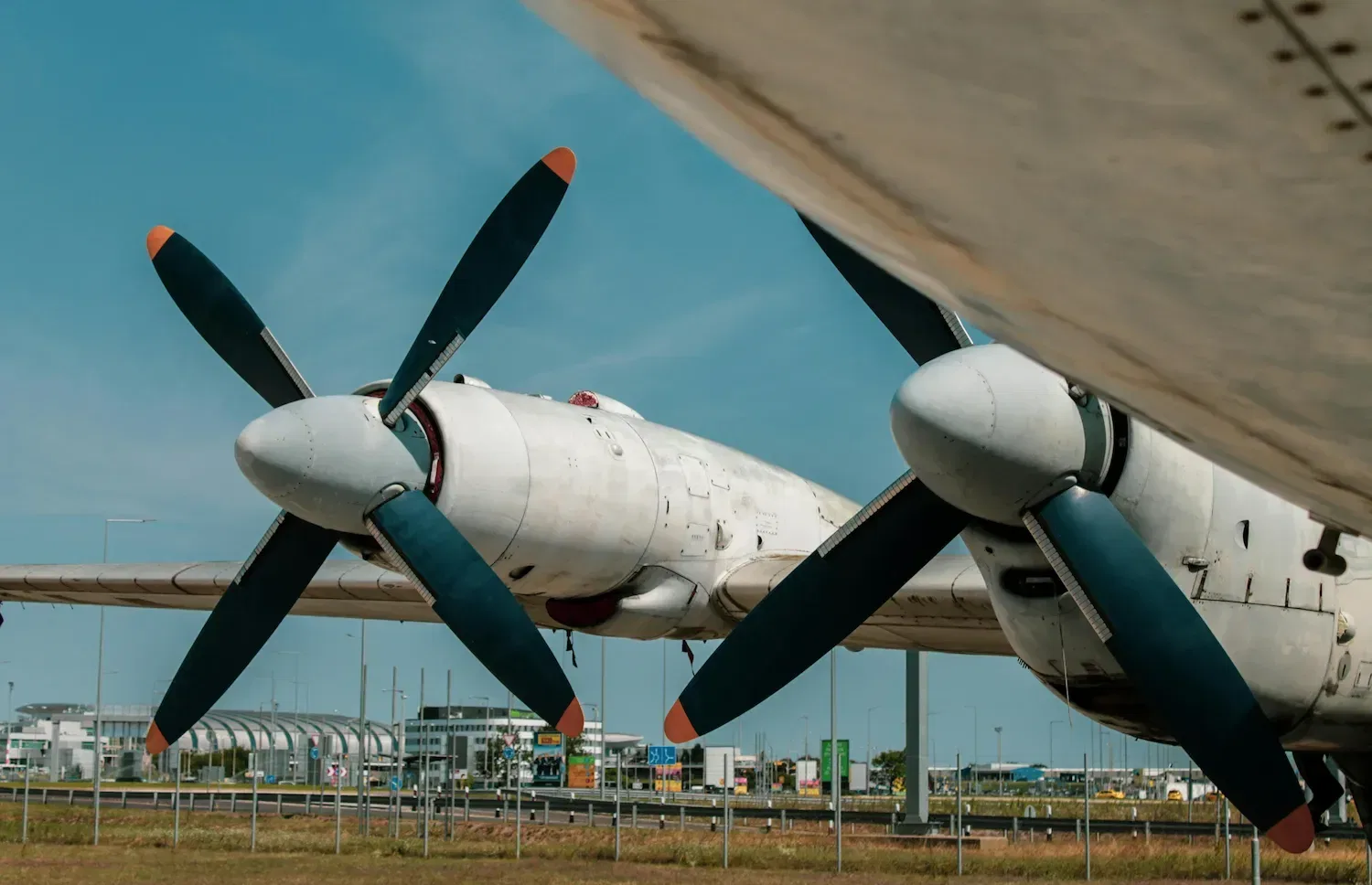 Airplane Twin Engines